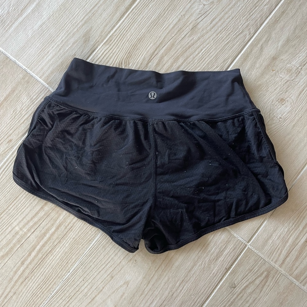 Lululemon Booty Shorts (black)